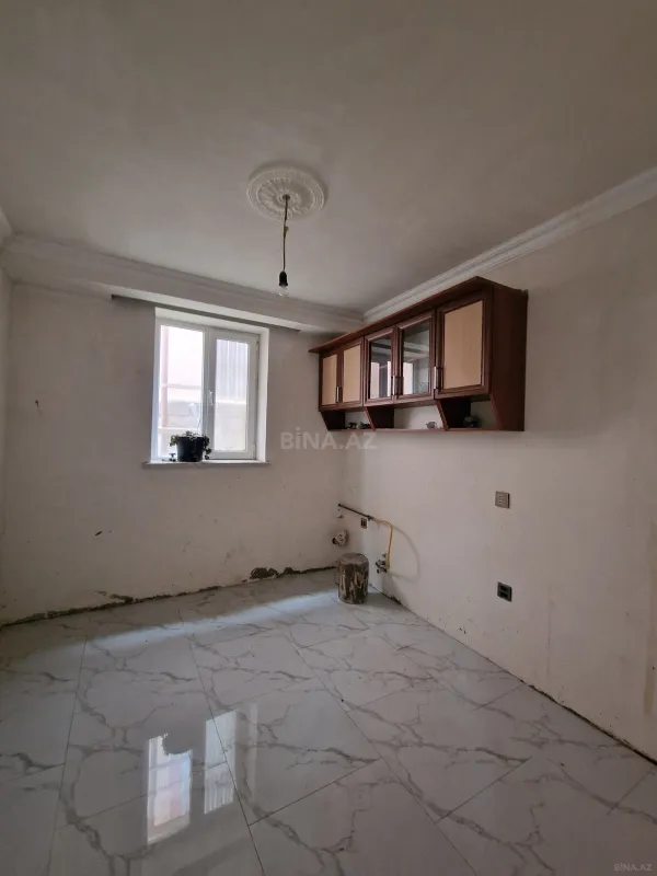 Satılır 4 otaqlı həyət evi 175 m²