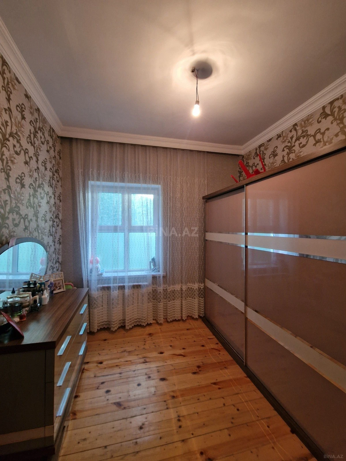 Satılır 4 otaqlı həyət evi 174 m²