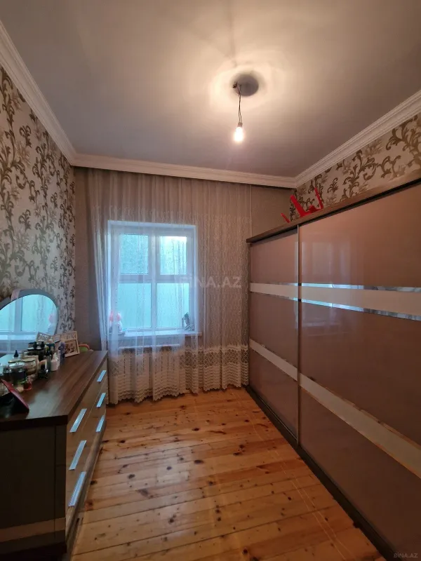 Satılır 4 otaqlı həyət evi 174 m²