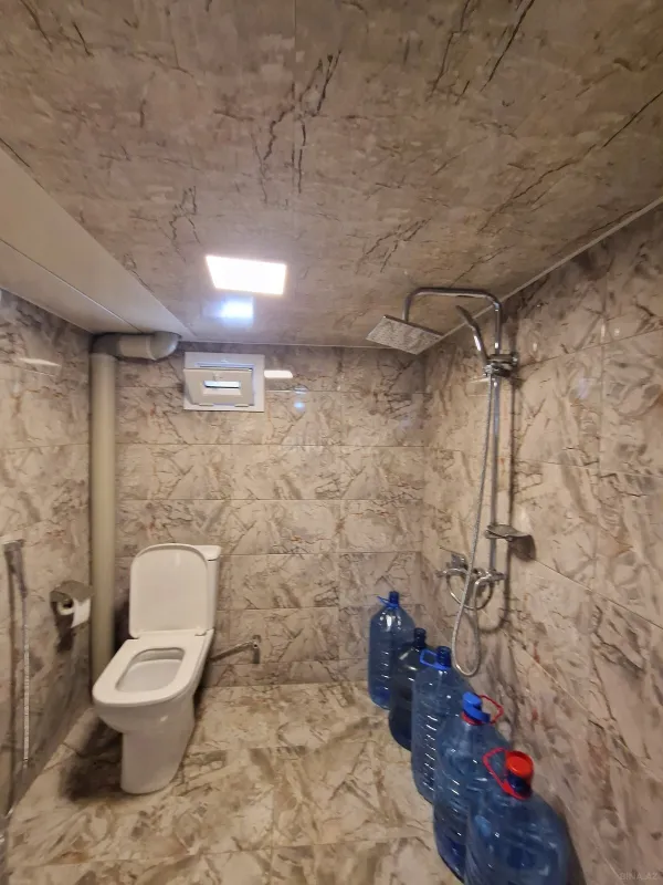 Satılır 4 otaqlı həyət evi 174 m²