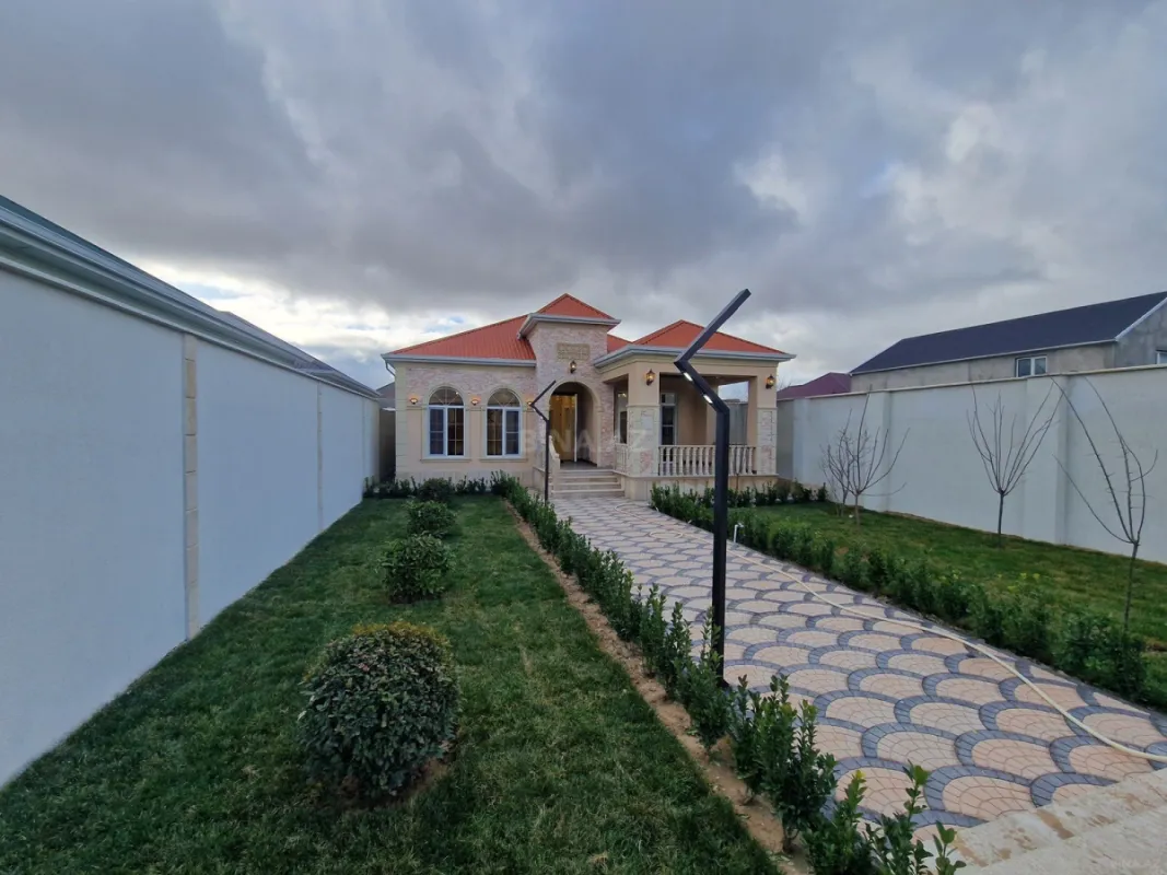 Satılır 4 otaqlı həyət evi 144 m²