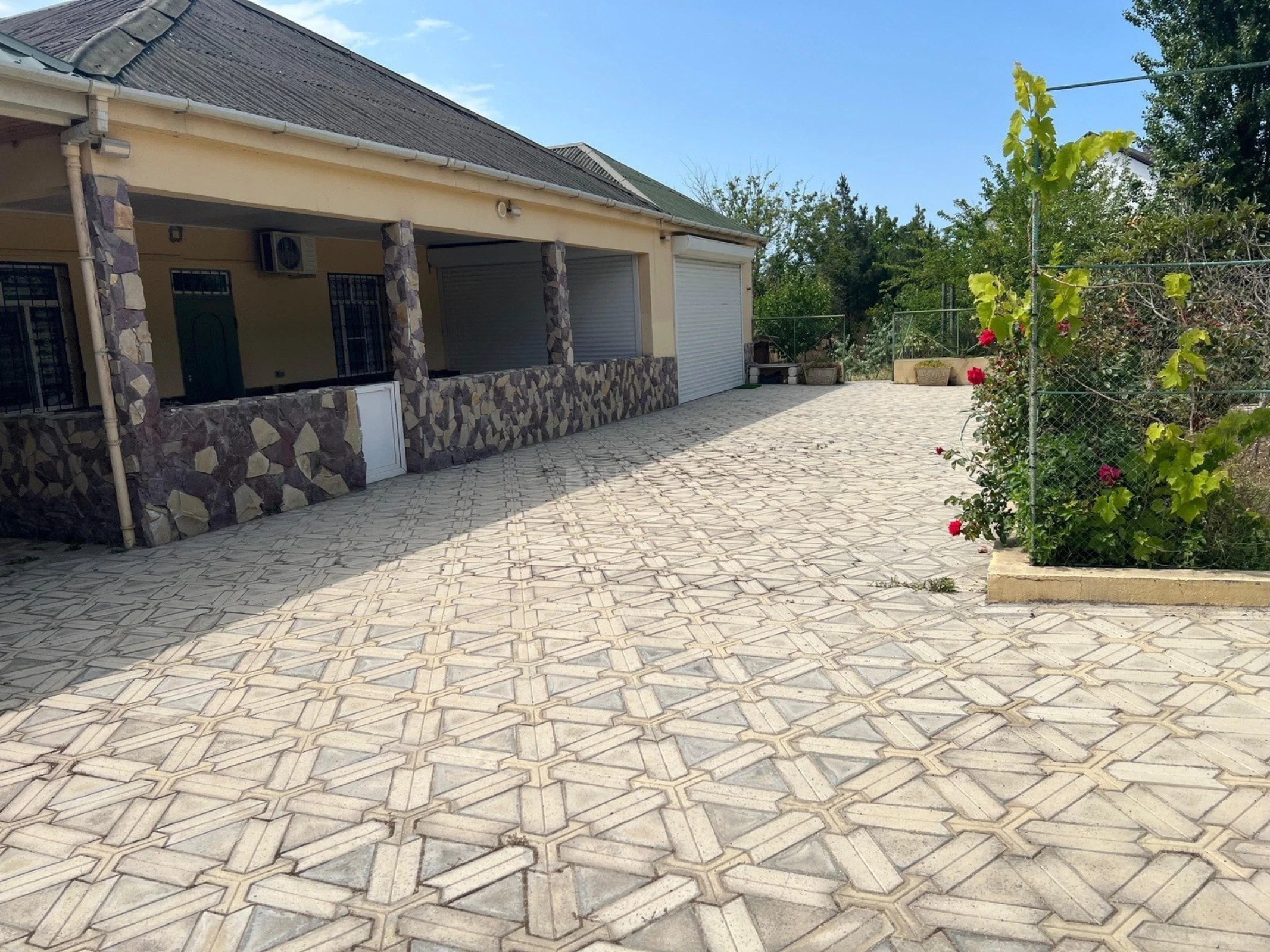 Satılır 3 otaqlı həyət evi 150 m²