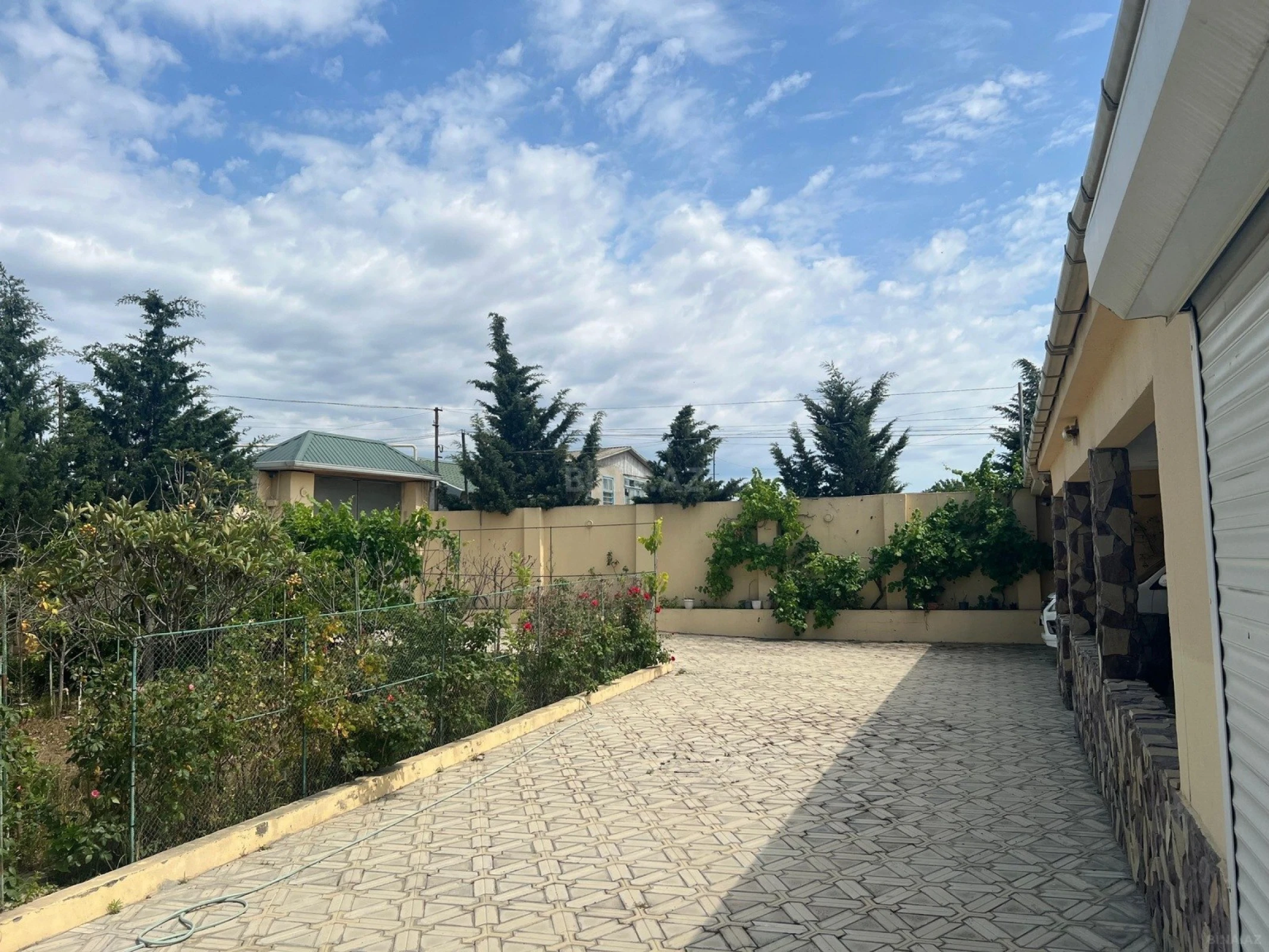 Satılır 3 otaqlı həyət evi 150 m²