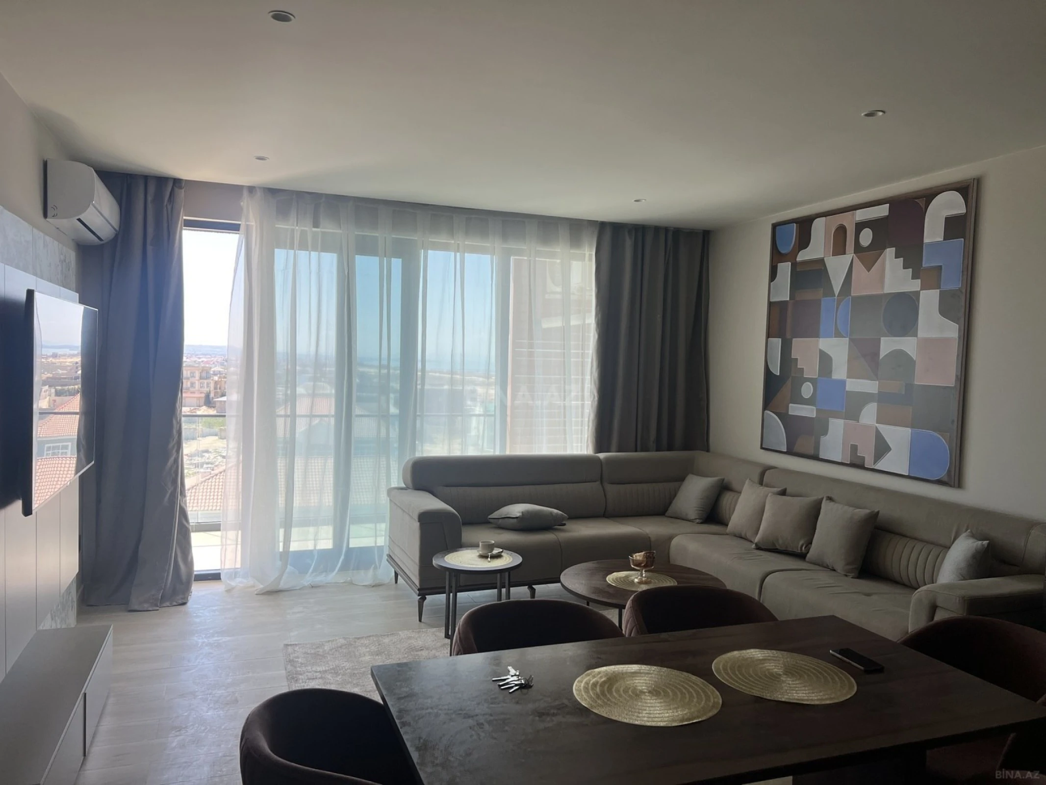 Kirayə verilir 2 otaqlı mənzil 92 m²