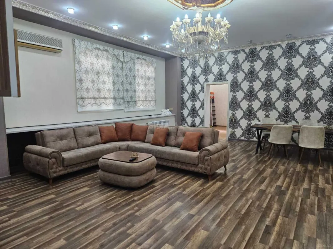 Kirayə verilir 4 otaqlı mənzil 130 m²