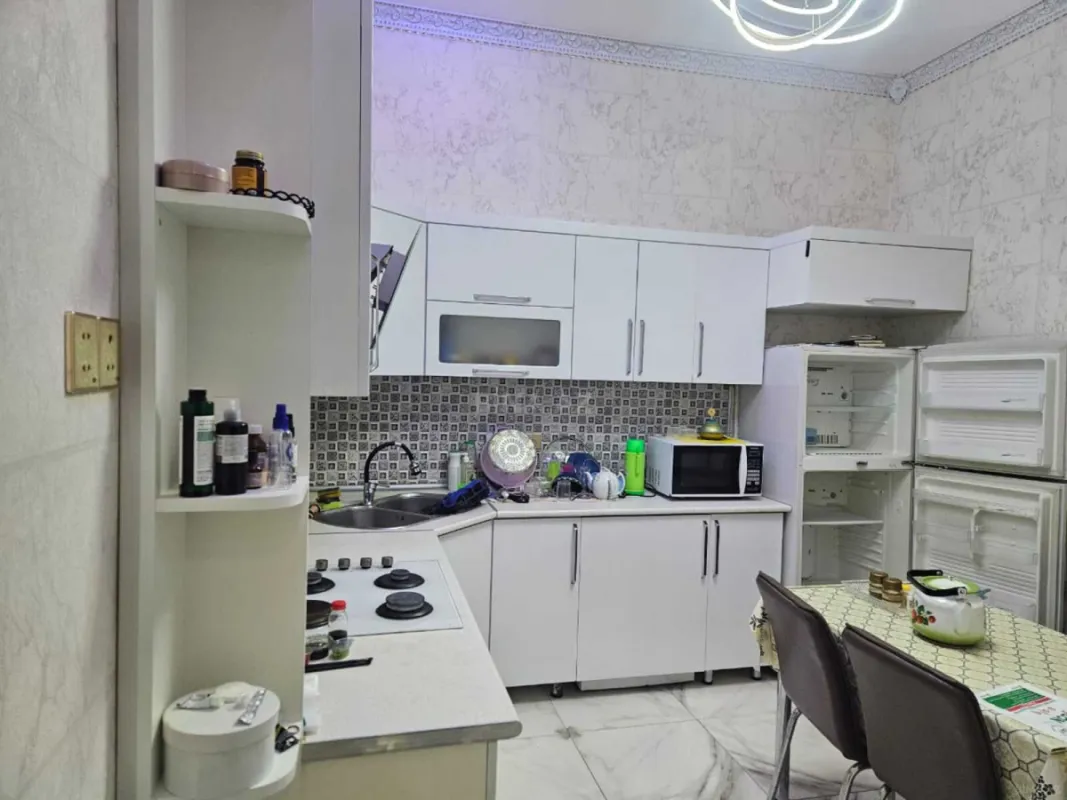 Kirayə verilir 4 otaqlı mənzil 130 m²