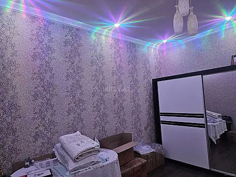 Kirayə verilir 4 otaqlı mənzil 130 m²