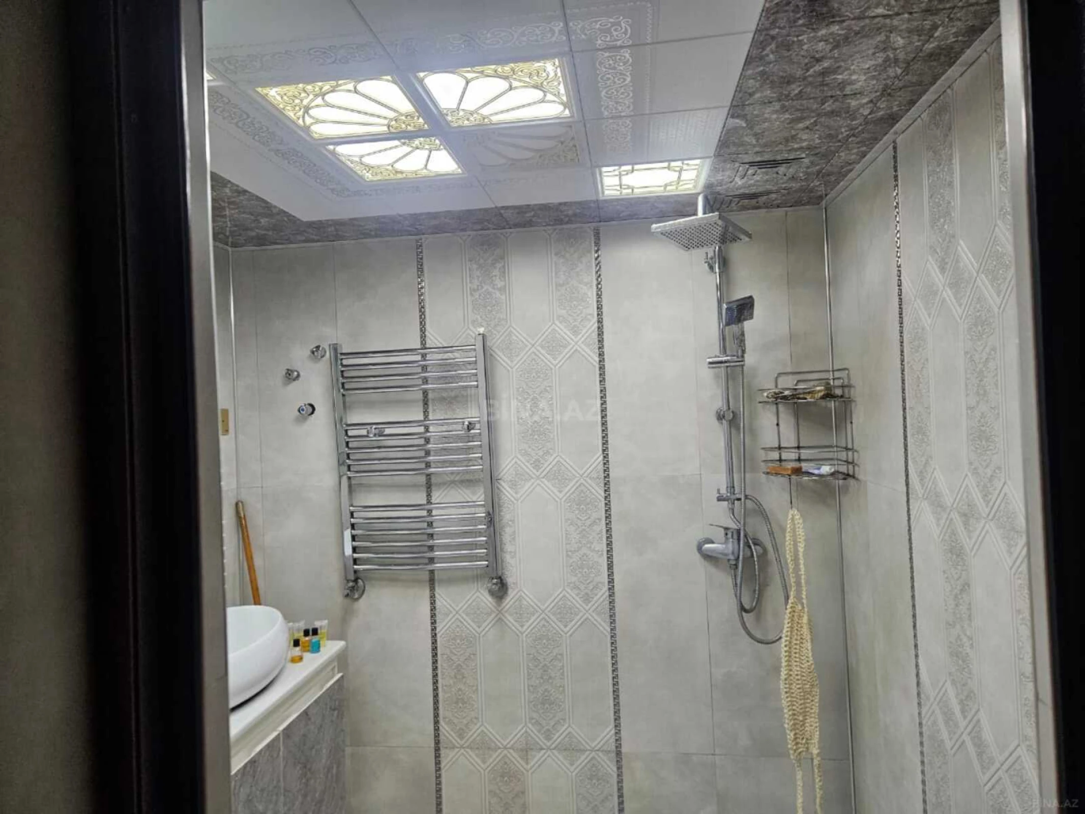 Kirayə verilir 4 otaqlı mənzil 130 m²