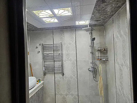 Kirayə verilir 4 otaqlı mənzil 130 m²