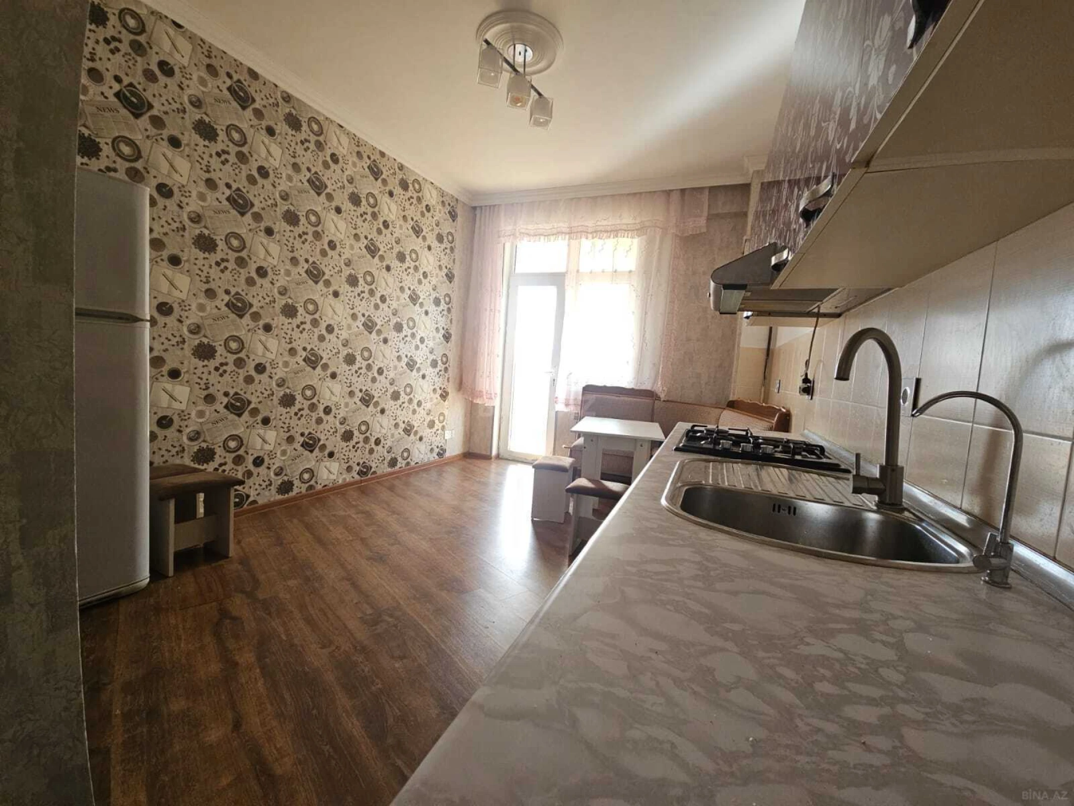 Kirayə verilir 3 otaqlı mənzil 130 m²