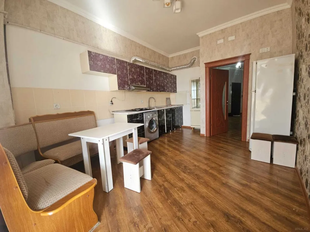Kirayə verilir 3 otaqlı mənzil 130 m²
