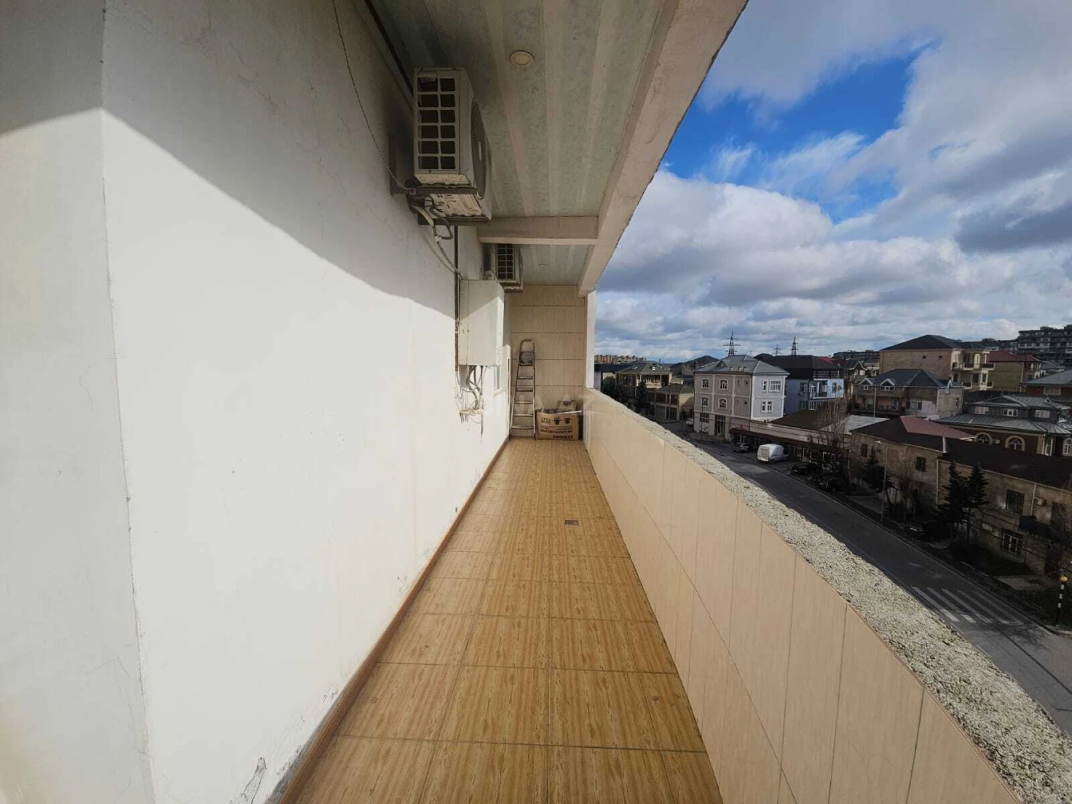 Kirayə verilir 3 otaqlı mənzil 130 m²