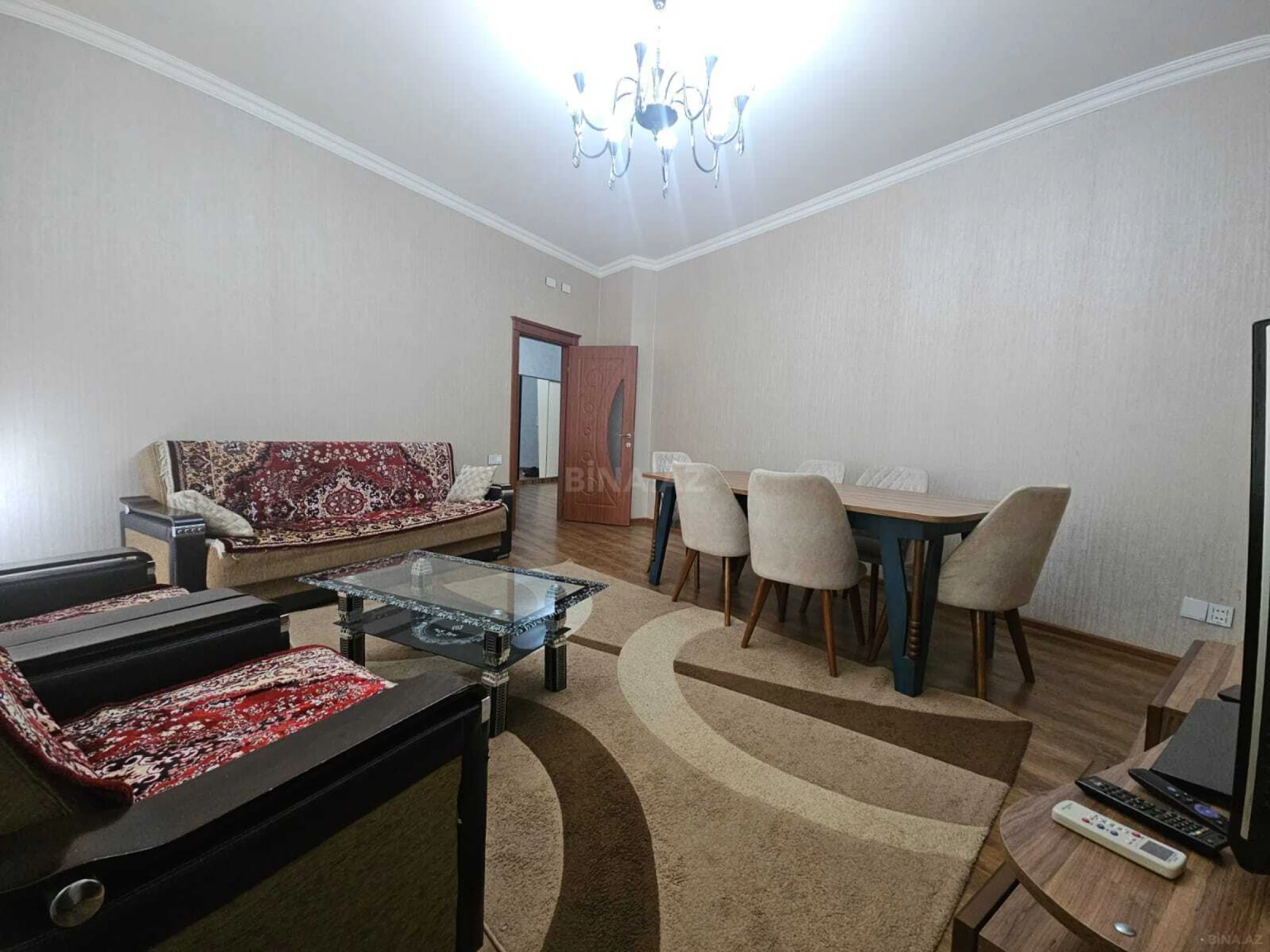 Kirayə verilir 3 otaqlı mənzil 130 m²
