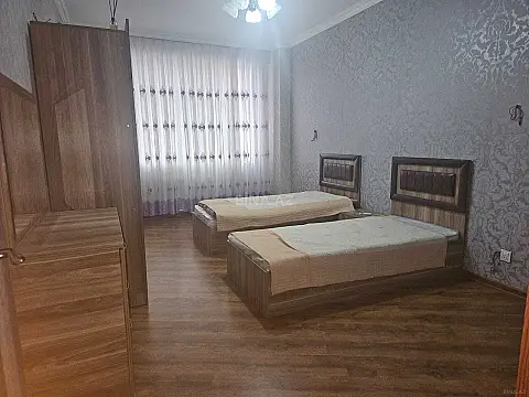 Kirayə verilir 3 otaqlı mənzil 130 m²