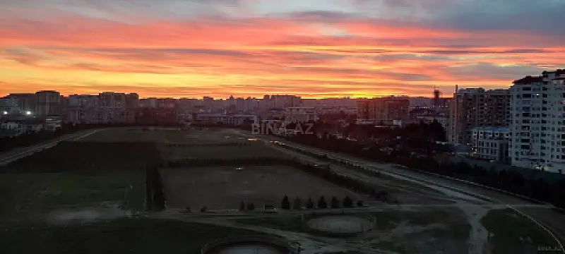 Satılır 4 otaqlı mənzil 209 m²