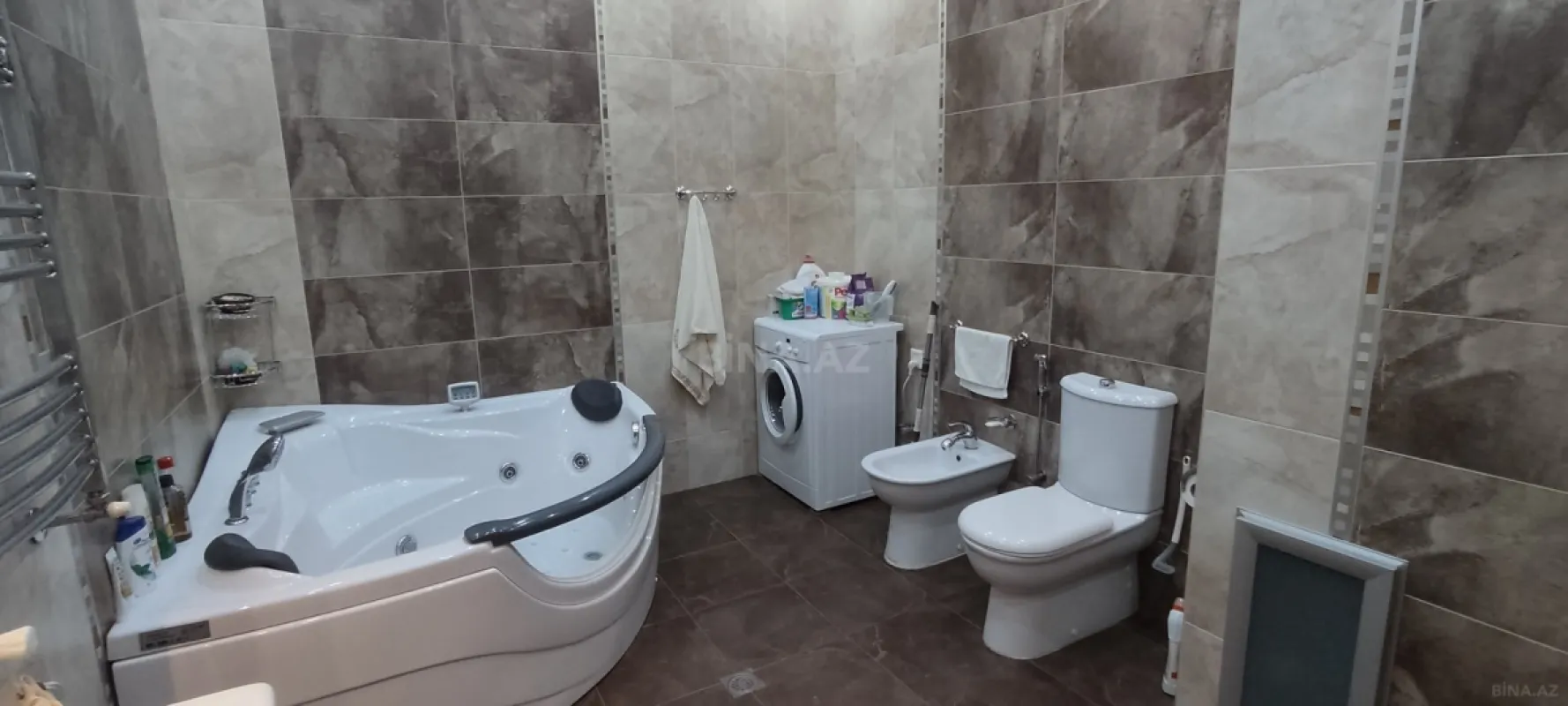 Satılır 4 otaqlı mənzil 209 m²
