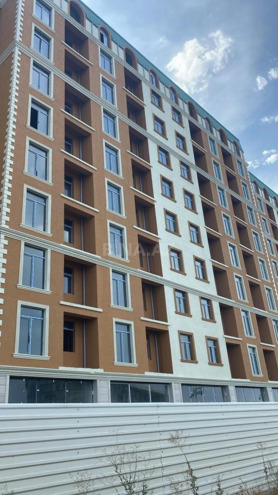 Satılır 2 otaqlı mənzil 71 m²