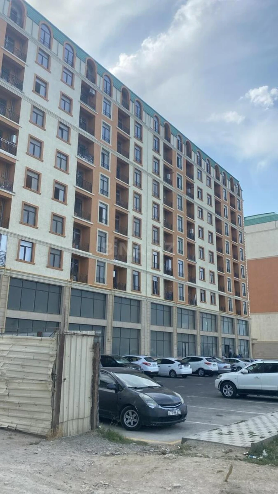 Satılır 2 otaqlı mənzil 71 m²
