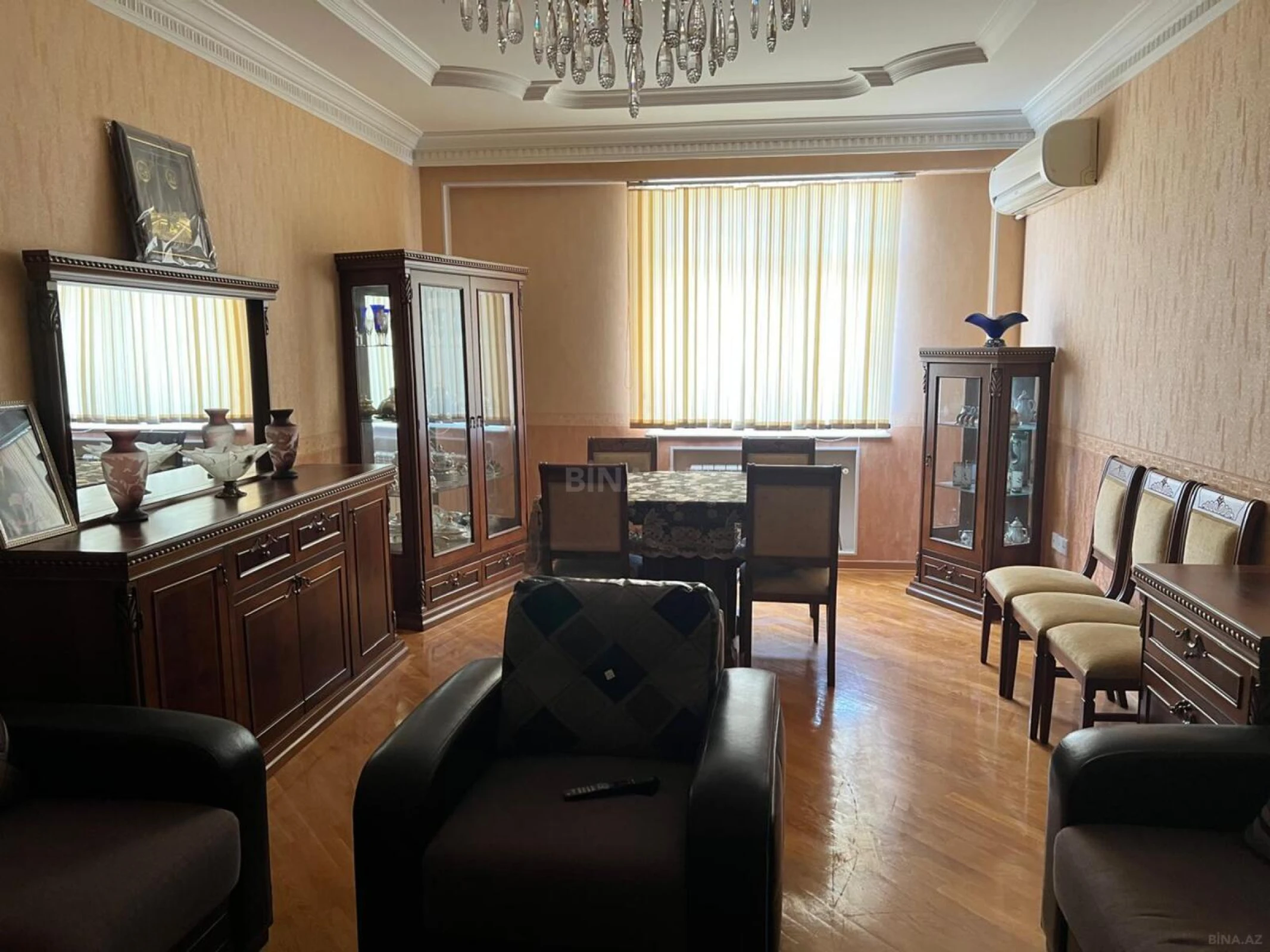 Kirayə verilir 3 otaqlı mənzil 135 m²