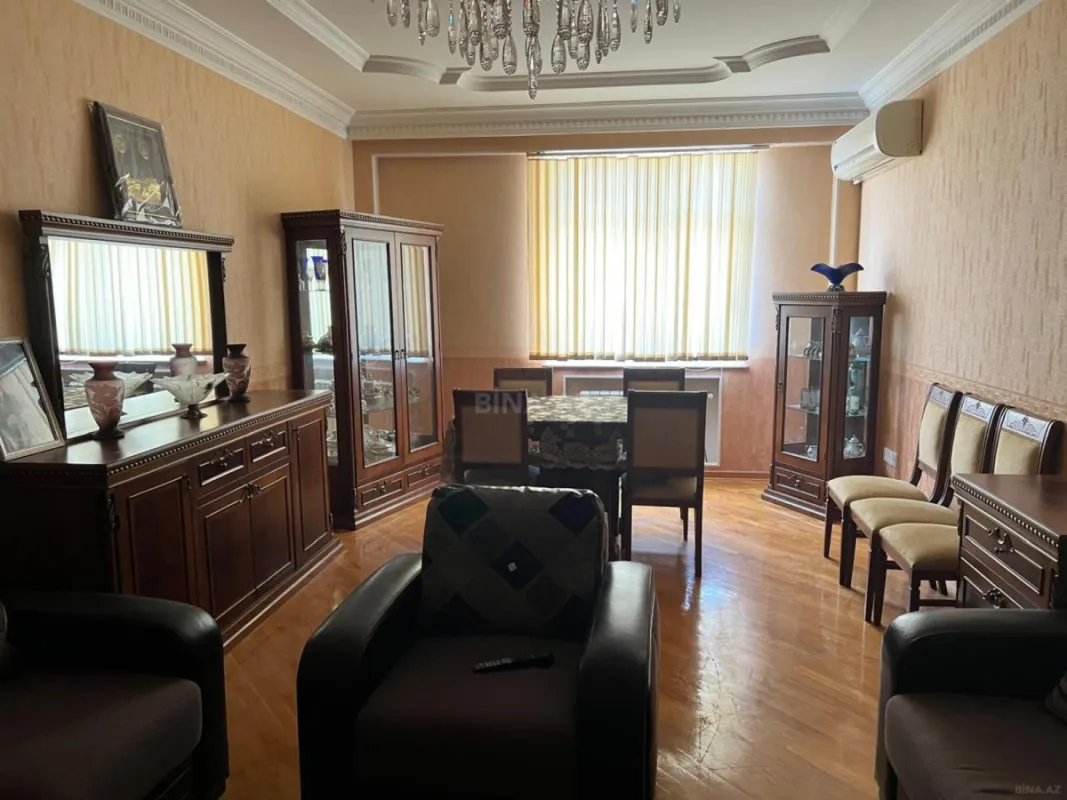 Kirayə verilir 3 otaqlı mənzil 135 m²