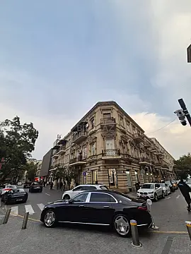 Satılır 3 otaqlı mənzil 100 m² — Bakı, Sahil qəs. 3 otaq 100.00 m²