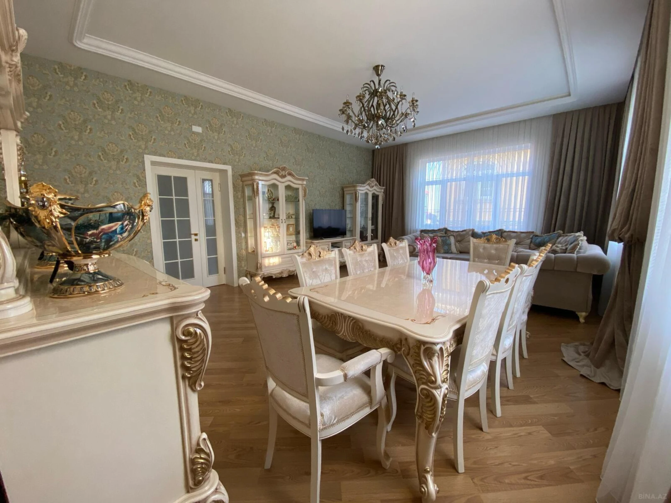 Kirayə verilir 6 otaqlı həyət evi 500 m²