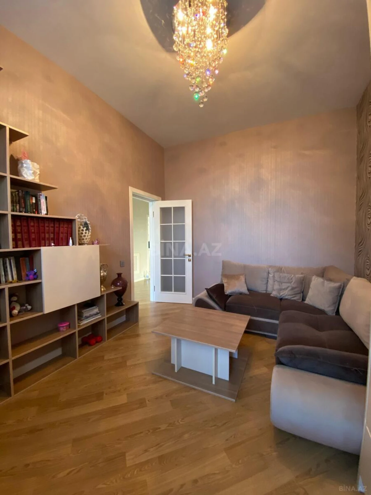 Kirayə verilir 6 otaqlı həyət evi 500 m²