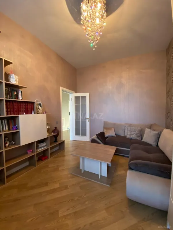 Kirayə verilir 6 otaqlı həyət evi 500 m²