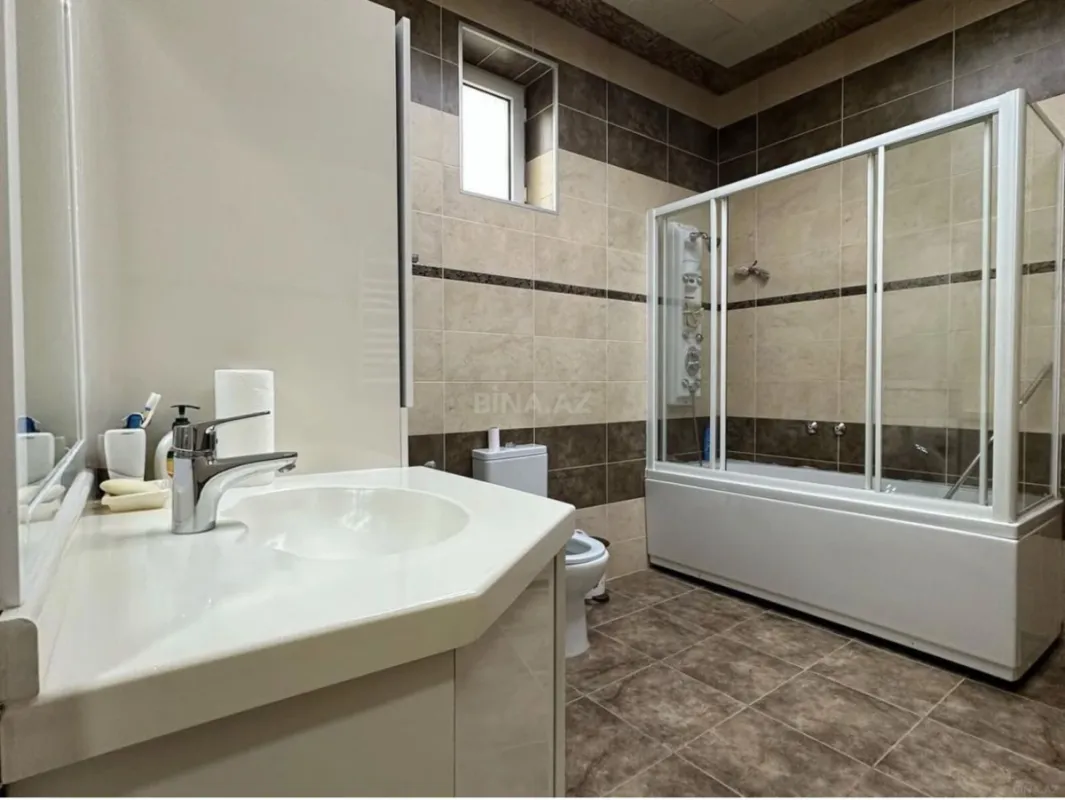 Kirayə verilir 6 otaqlı həyət evi 500 m²