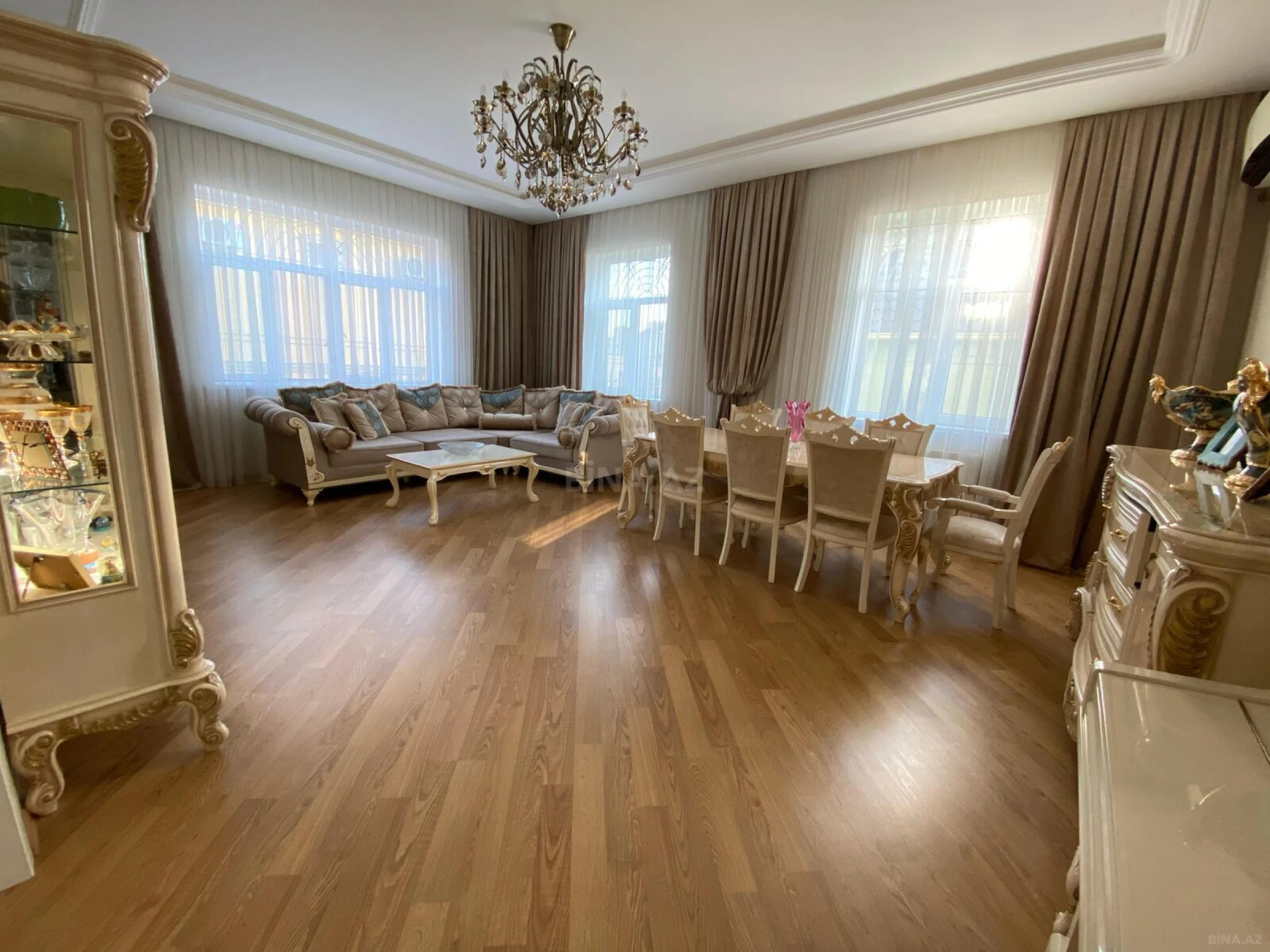 Kirayə verilir 6 otaqlı həyət evi 500 m²