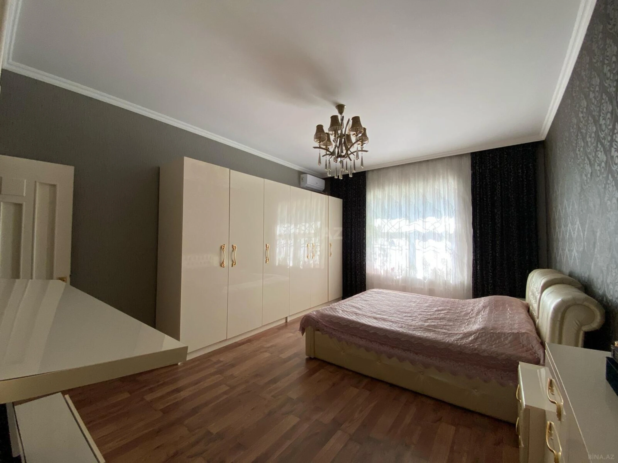Kirayə verilir 6 otaqlı həyət evi 500 m²