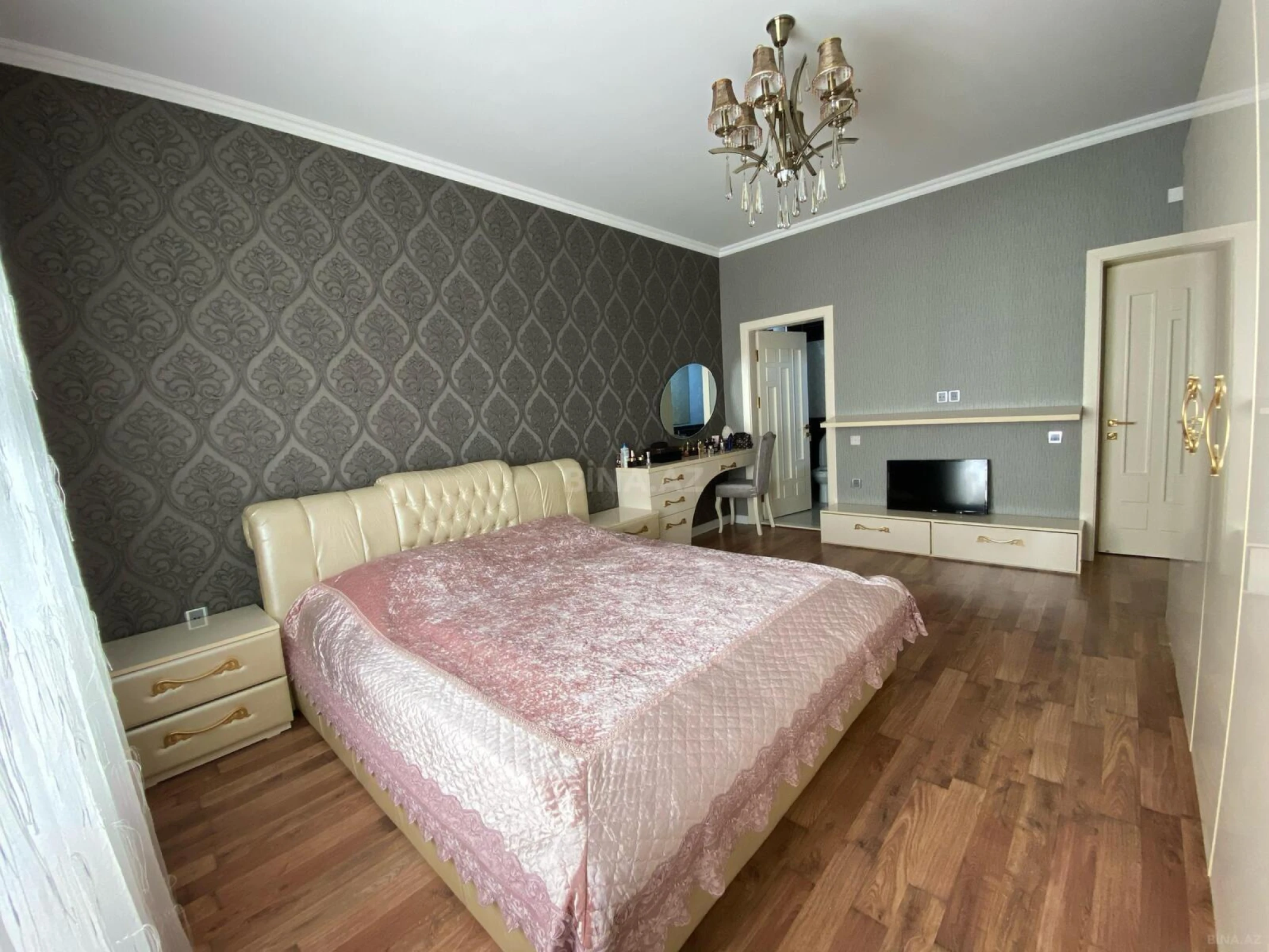 Kirayə verilir 6 otaqlı həyət evi 500 m²