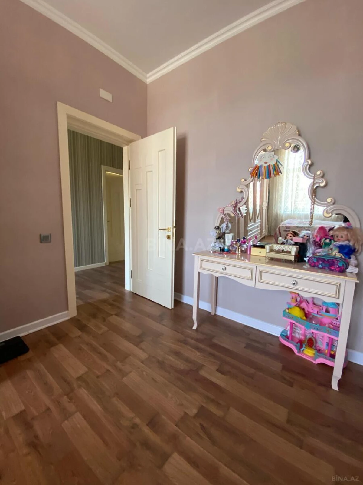 Kirayə verilir 6 otaqlı həyət evi 500 m²