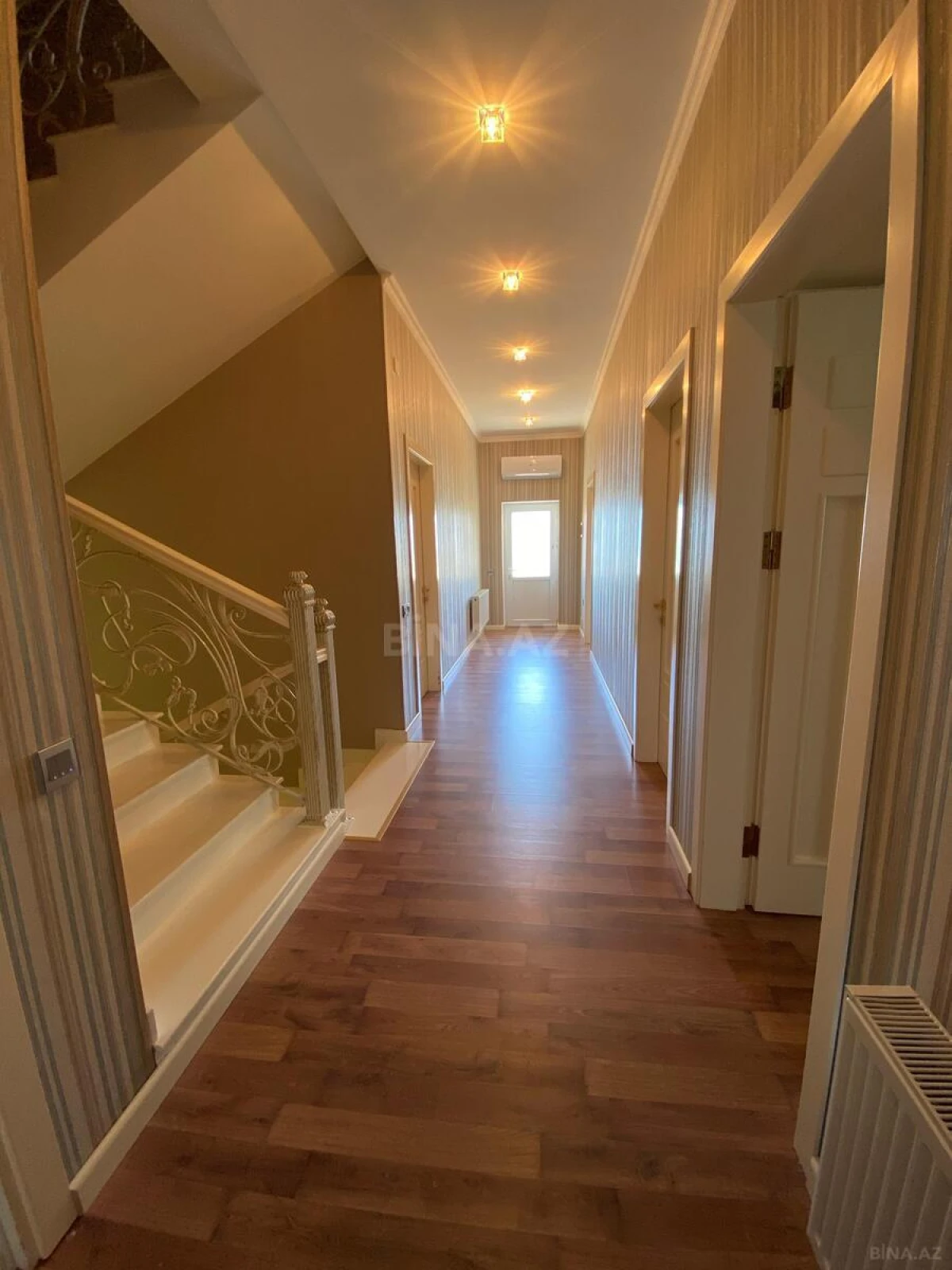 Kirayə verilir 6 otaqlı həyət evi 500 m²