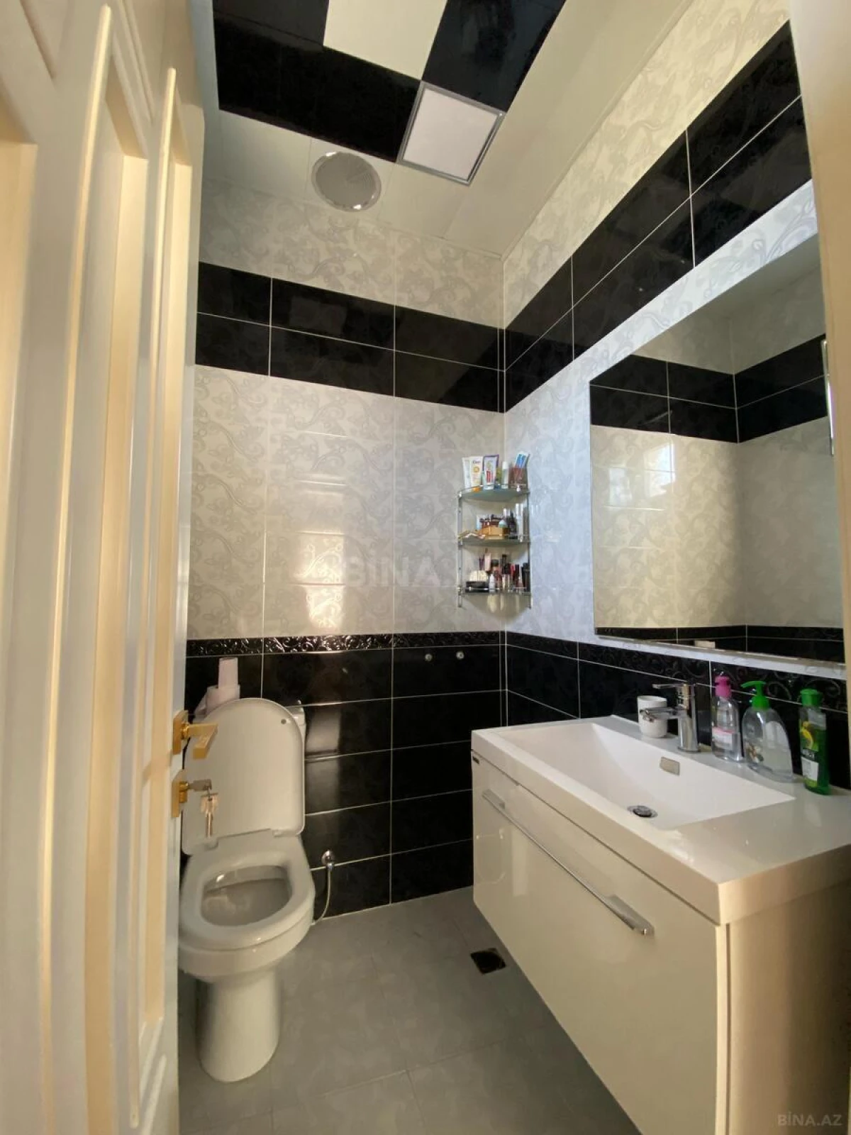 Kirayə verilir 6 otaqlı həyət evi 500 m²