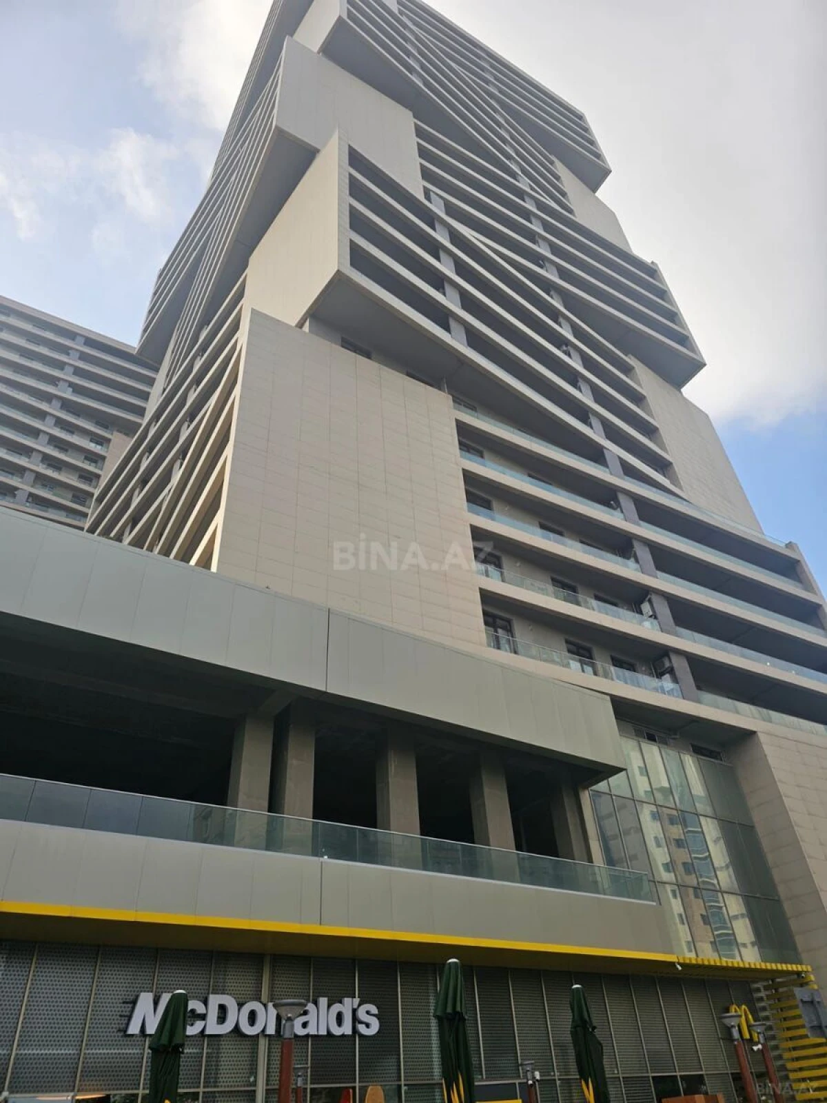 Kirayə verilir 2 otaqlı mənzil 100 m²
