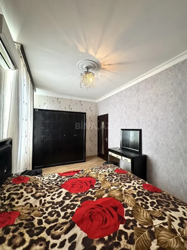 Kirayə verilir 2 otaqlı mənzil 80 m²