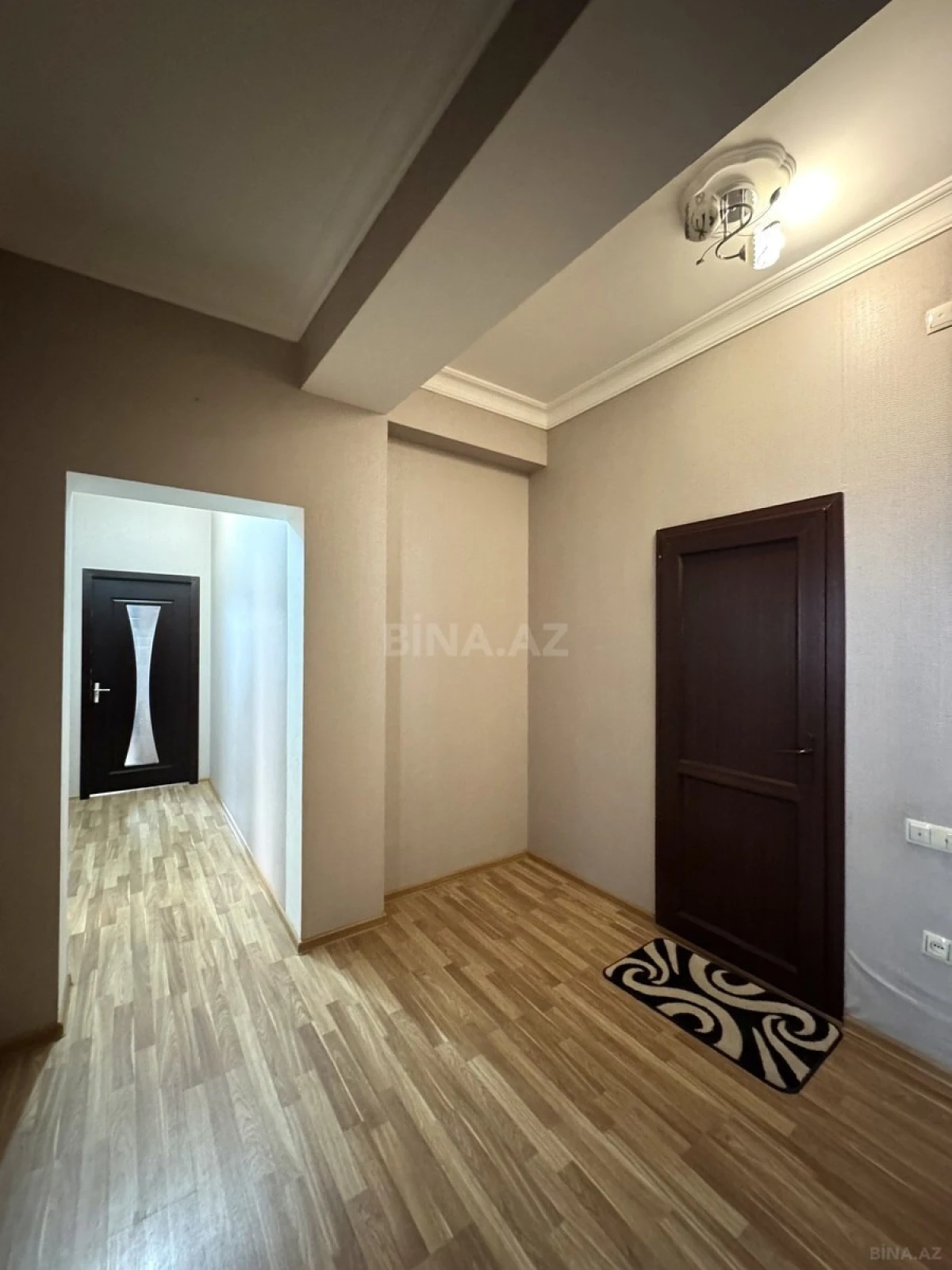 Kirayə verilir 2 otaqlı mənzil 80 m²