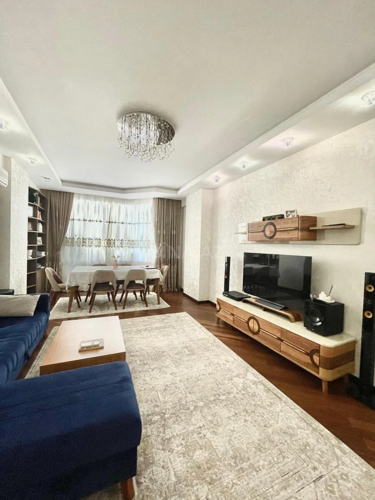 Satılır 3 otaqlı mənzil 122 m²