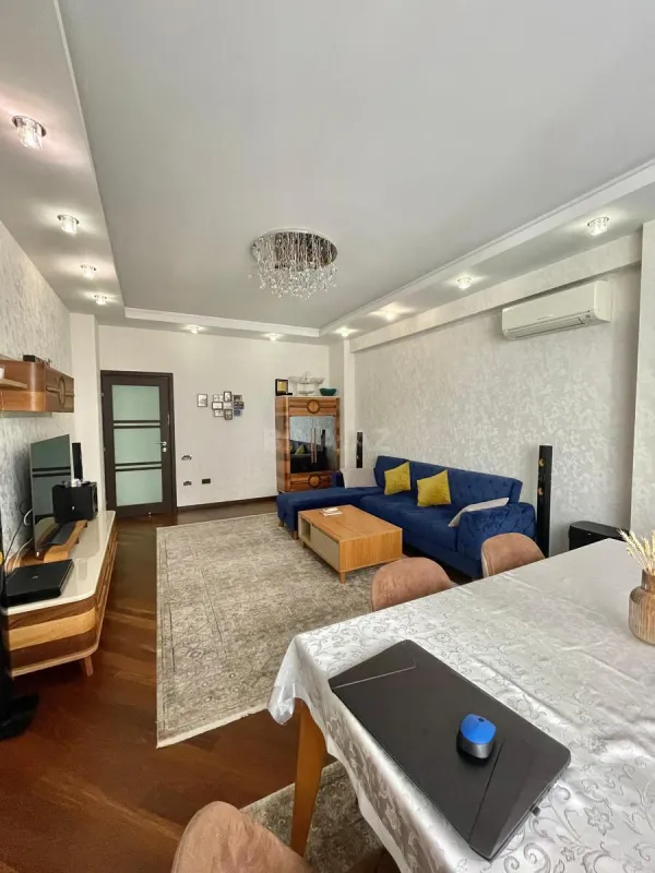 Satılır 3 otaqlı mənzil 122 m²