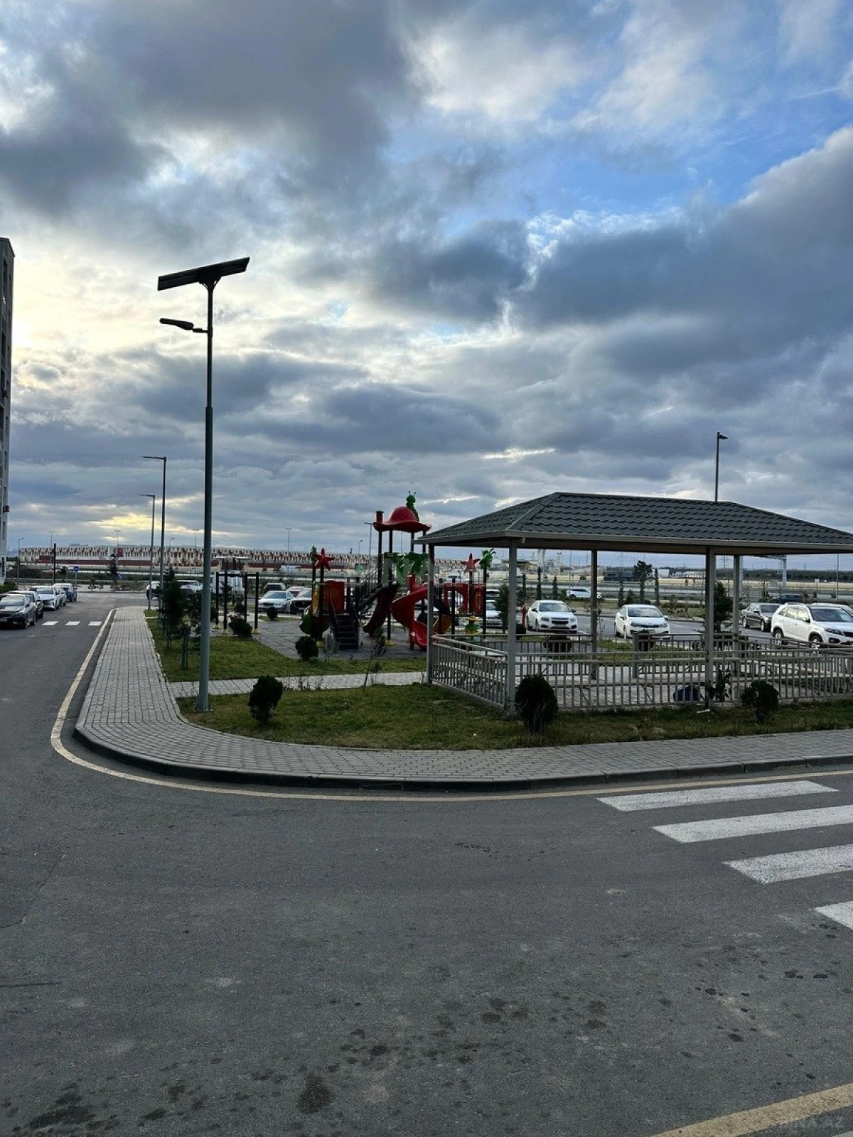 Satılır 3 otaqlı mənzil 82 m²