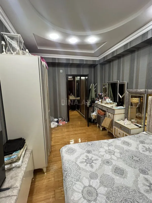 Satılır 3 otaqlı mənzil 117 m²