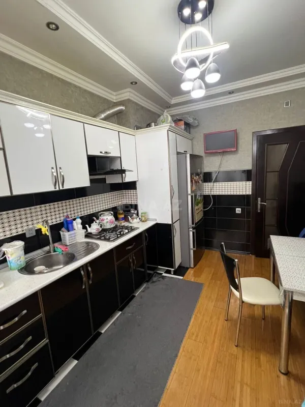 Satılır 3 otaqlı mənzil 117 m²