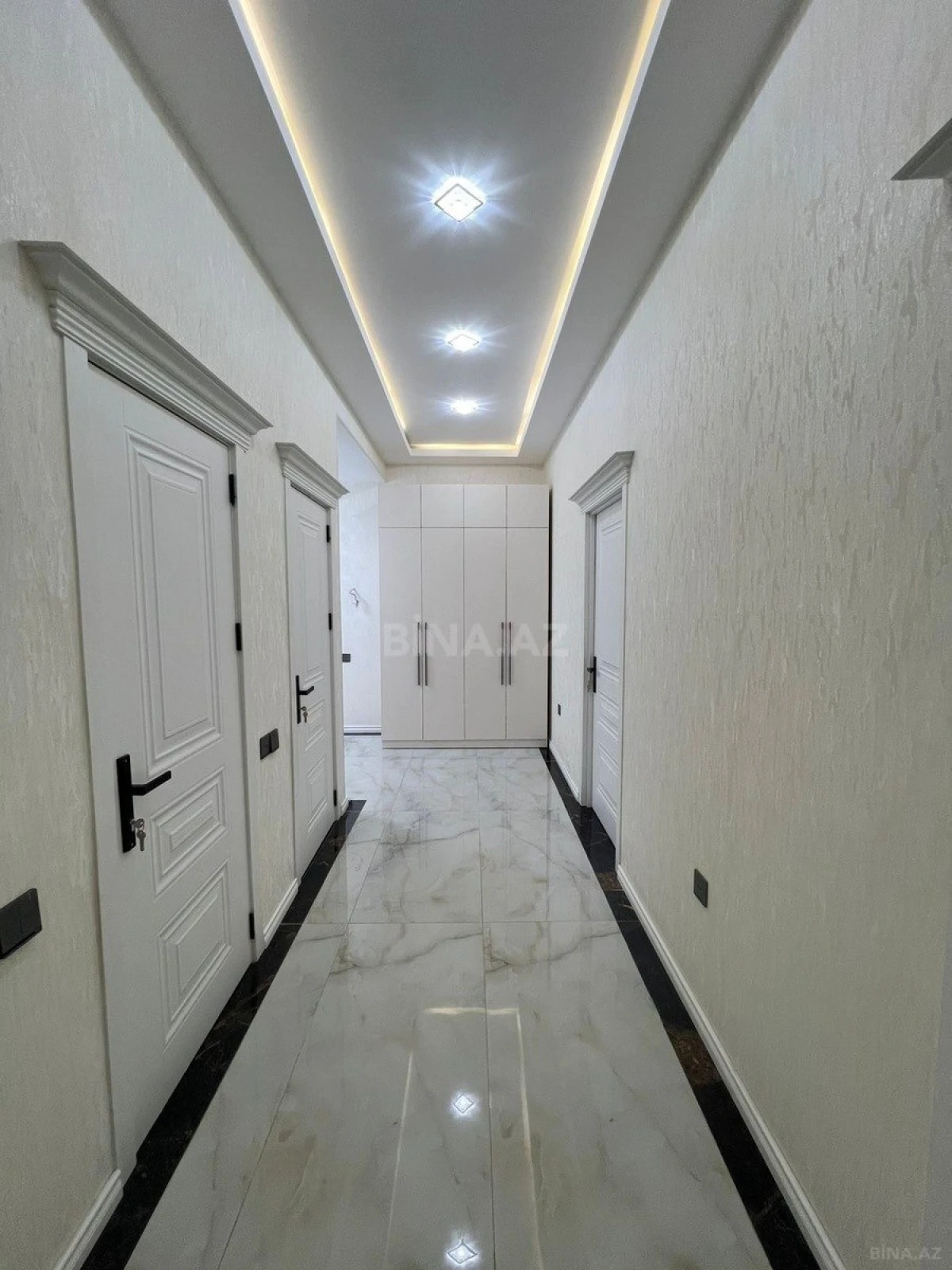Satılır 2 otaqlı mənzil 90 m²