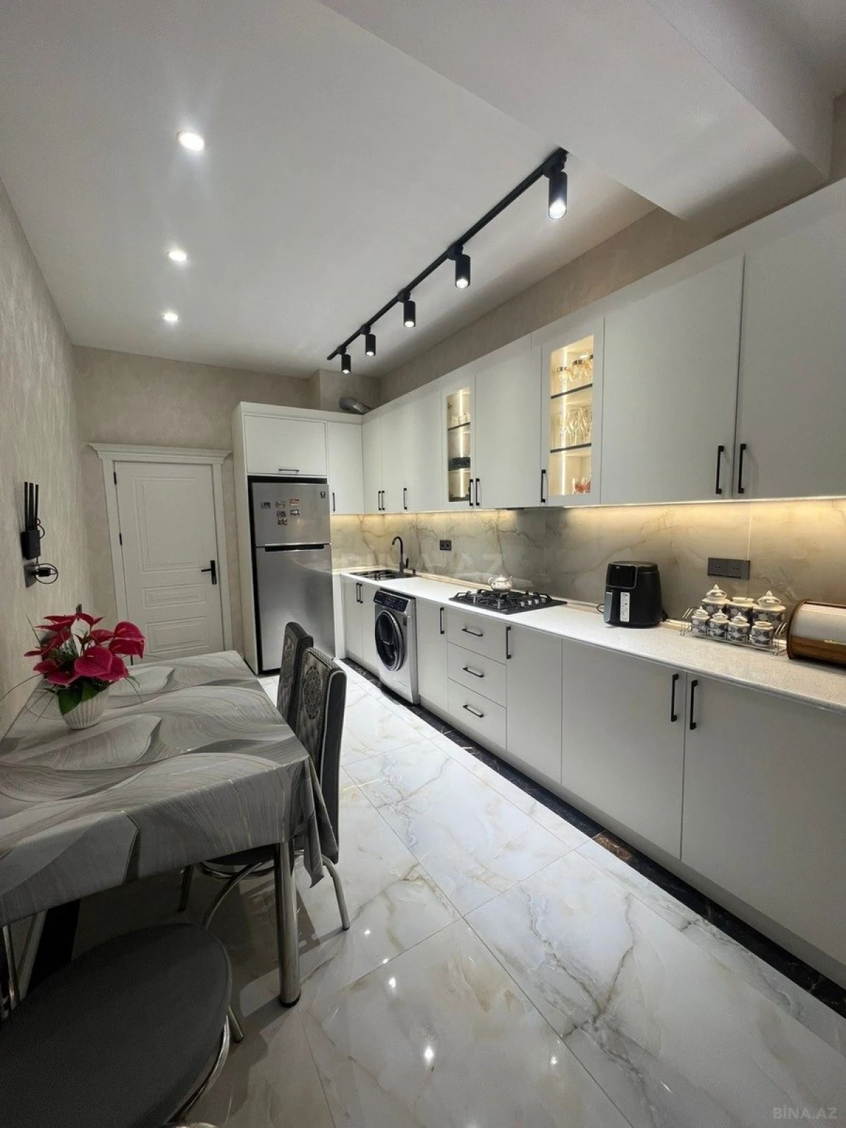 Satılır 2 otaqlı mənzil 90 m²