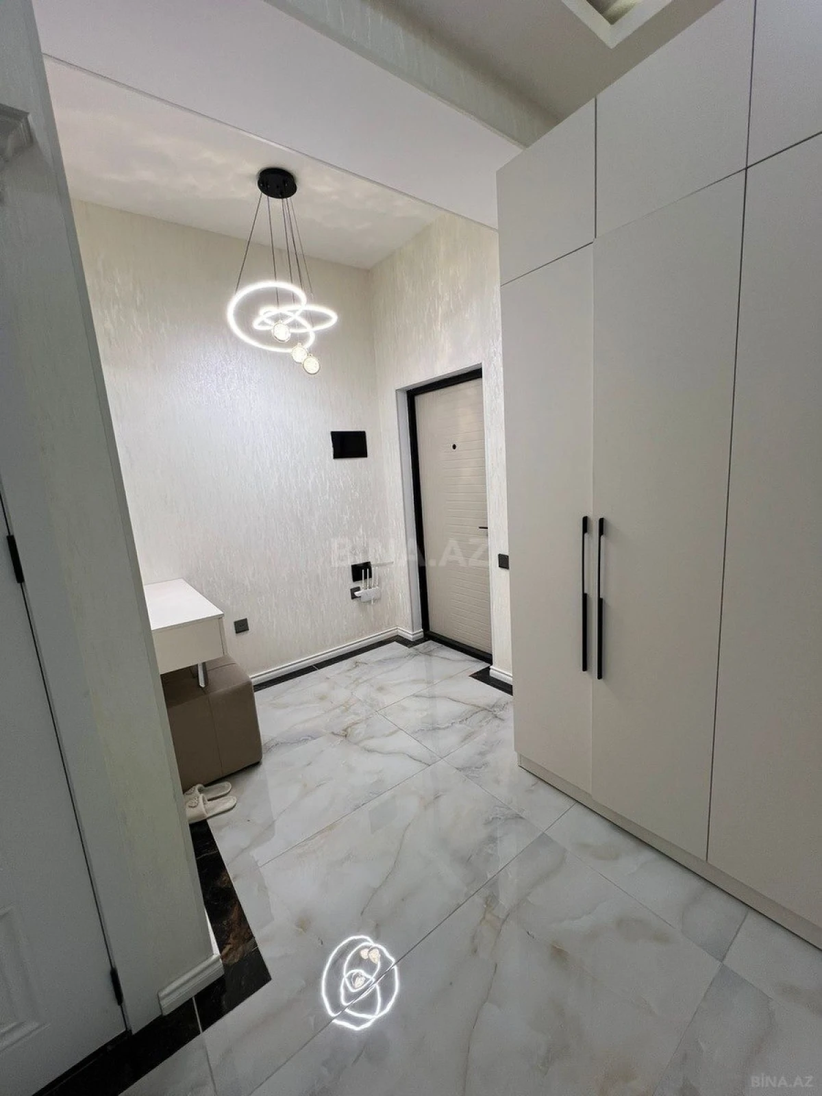 Satılır 2 otaqlı mənzil 90 m²