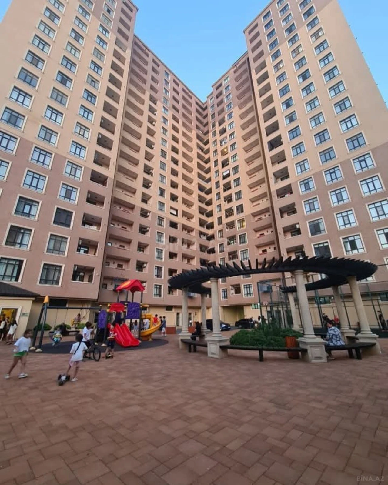 Satılır 2 otaqlı mənzil 65 m²