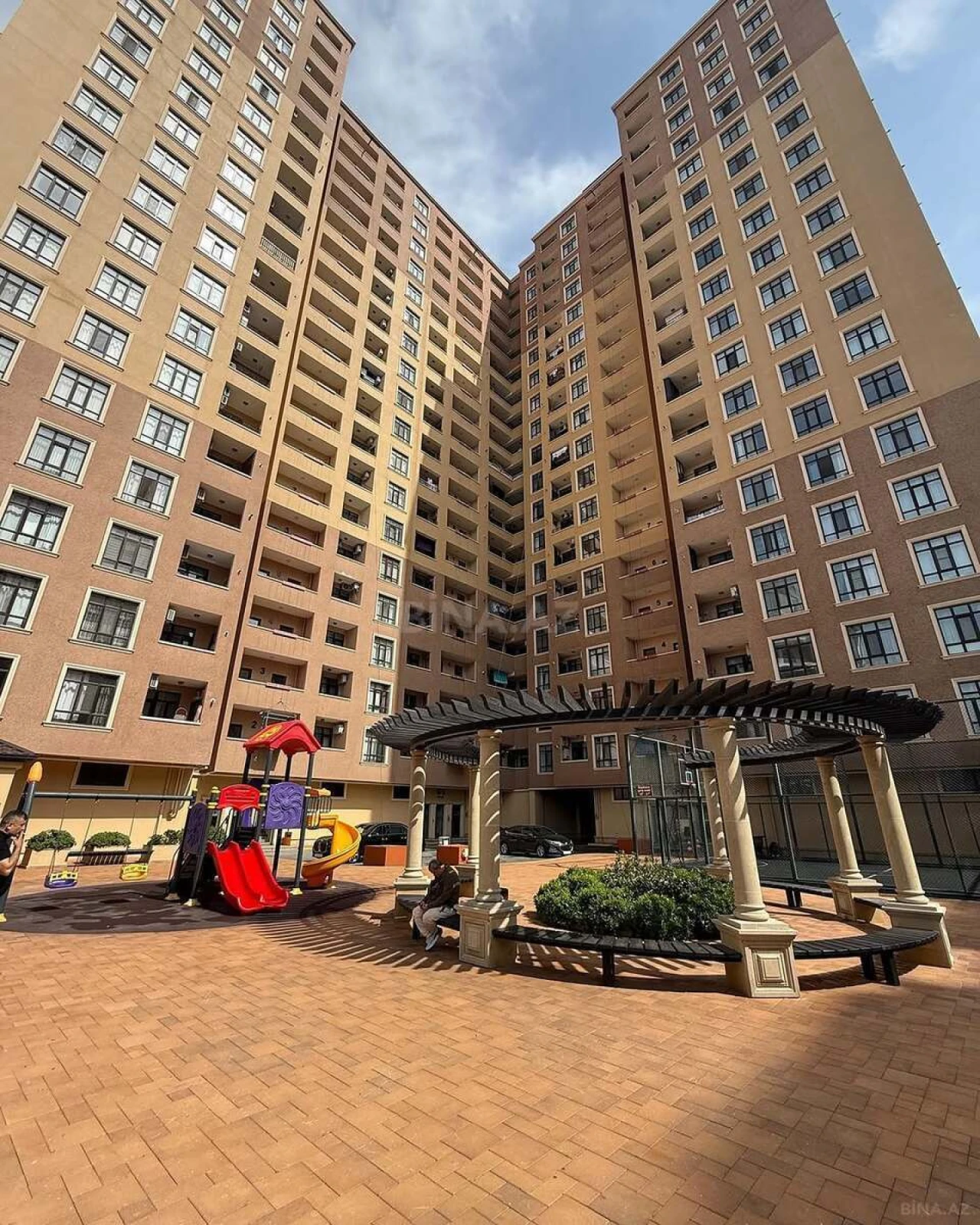 Satılır 2 otaqlı mənzil 65 m²