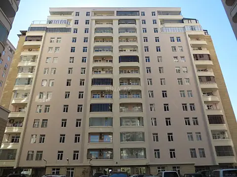 Satılır 4 otaqlı mənzil 190 m² — Bakı, İnşaatçılar 4 otaq 190.00 m²