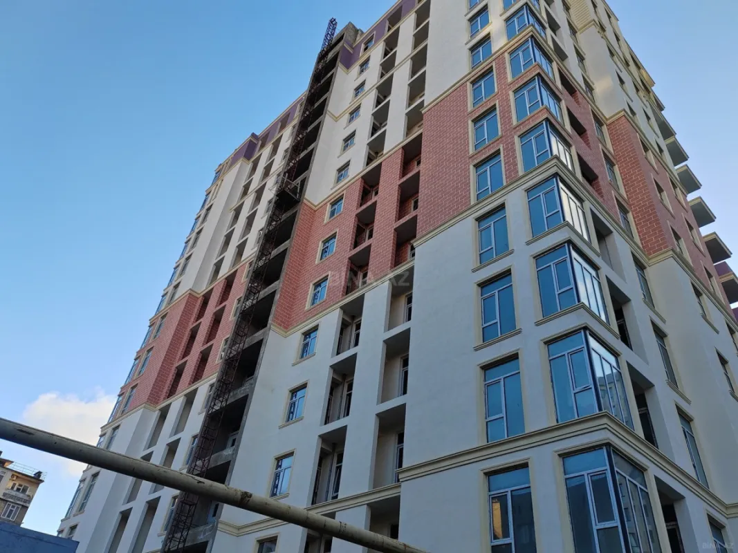 Satılır 3 otaqlı mənzil 88 m²